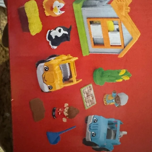 Little people Hard at Work Gift Set Farm Animals Trucks Barn Fisher Price NIB
